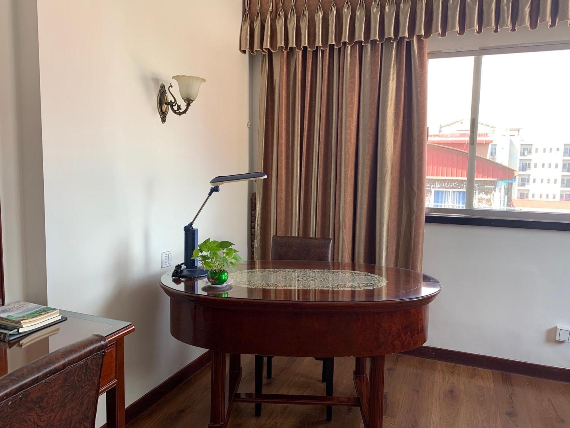 Chung Hsin Hotel 中信酒店 Phnom Penh Bagian luar foto